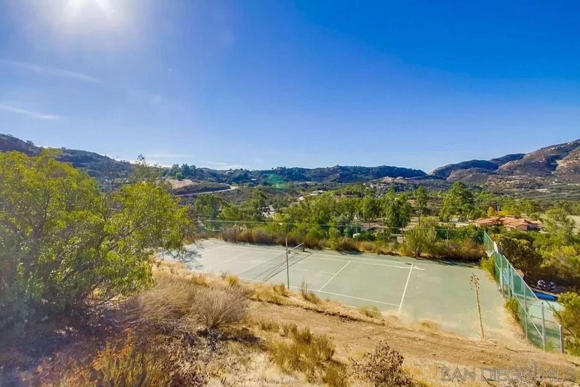 Private Home On 10 Acres - Heated Salt Pool & Jacuzzi, Mountain & City Views, Horseshoes, Basketball, Bbq, Golf Putting, Foosball, Croquet, Bose Stereo, White Cotton Bedding - Hilltop Hacienda, Pool Heat Optional Jamul Exterior foto