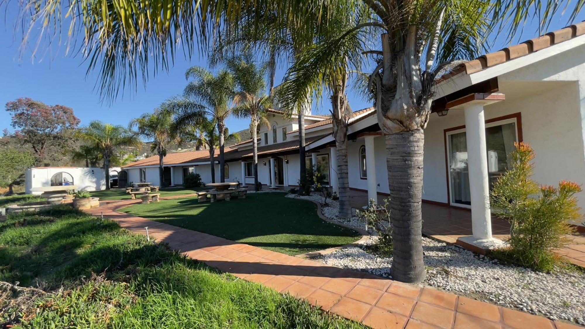 Private Home On 10 Acres - Heated Salt Pool & Jacuzzi, Mountain & City Views, Horseshoes, Basketball, Bbq, Golf Putting, Foosball, Croquet, Bose Stereo, White Cotton Bedding - Hilltop Hacienda, Pool Heat Optional Jamul Exterior foto